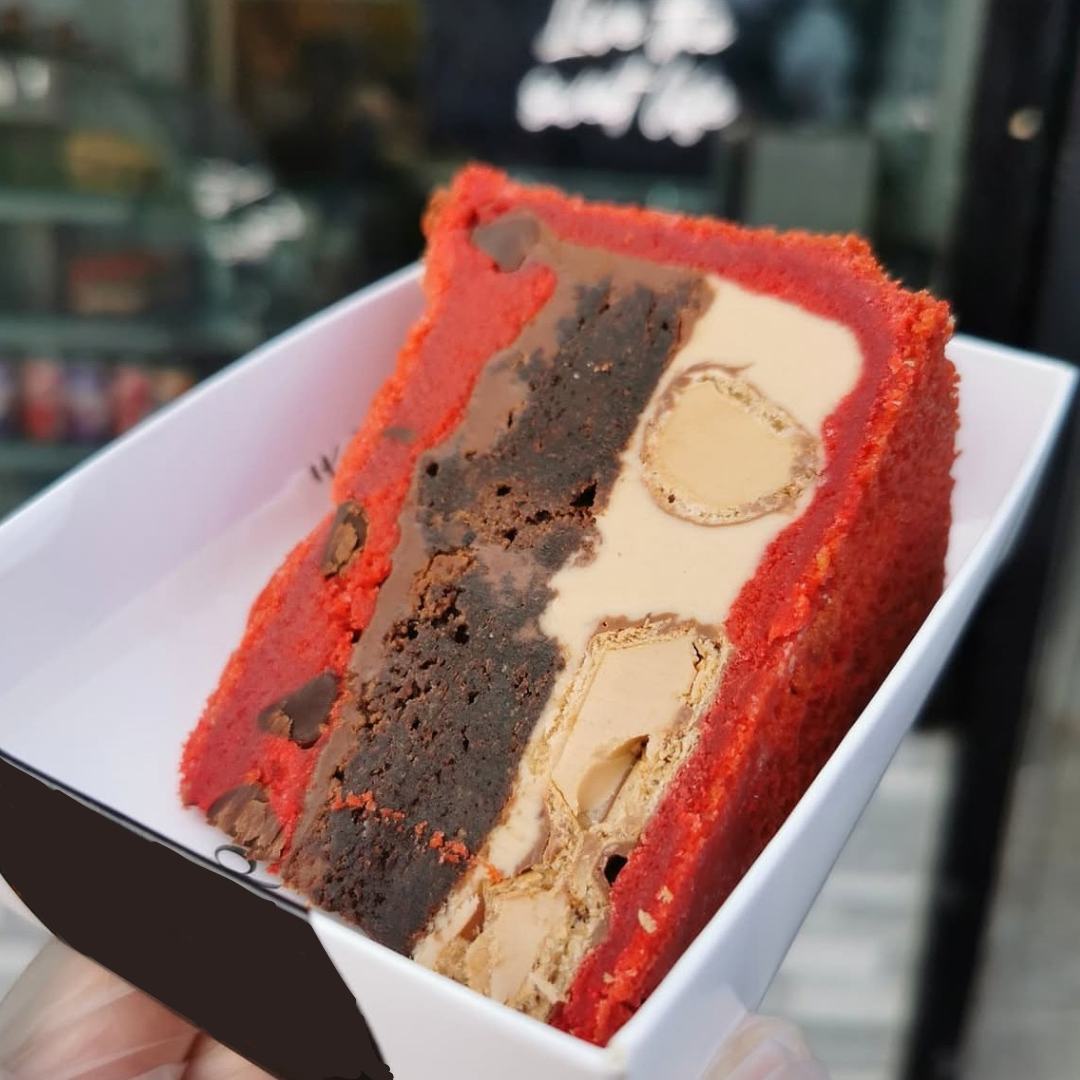 Kinderella Red Velvet Cookie Pie - Kinder and Nutella Slice